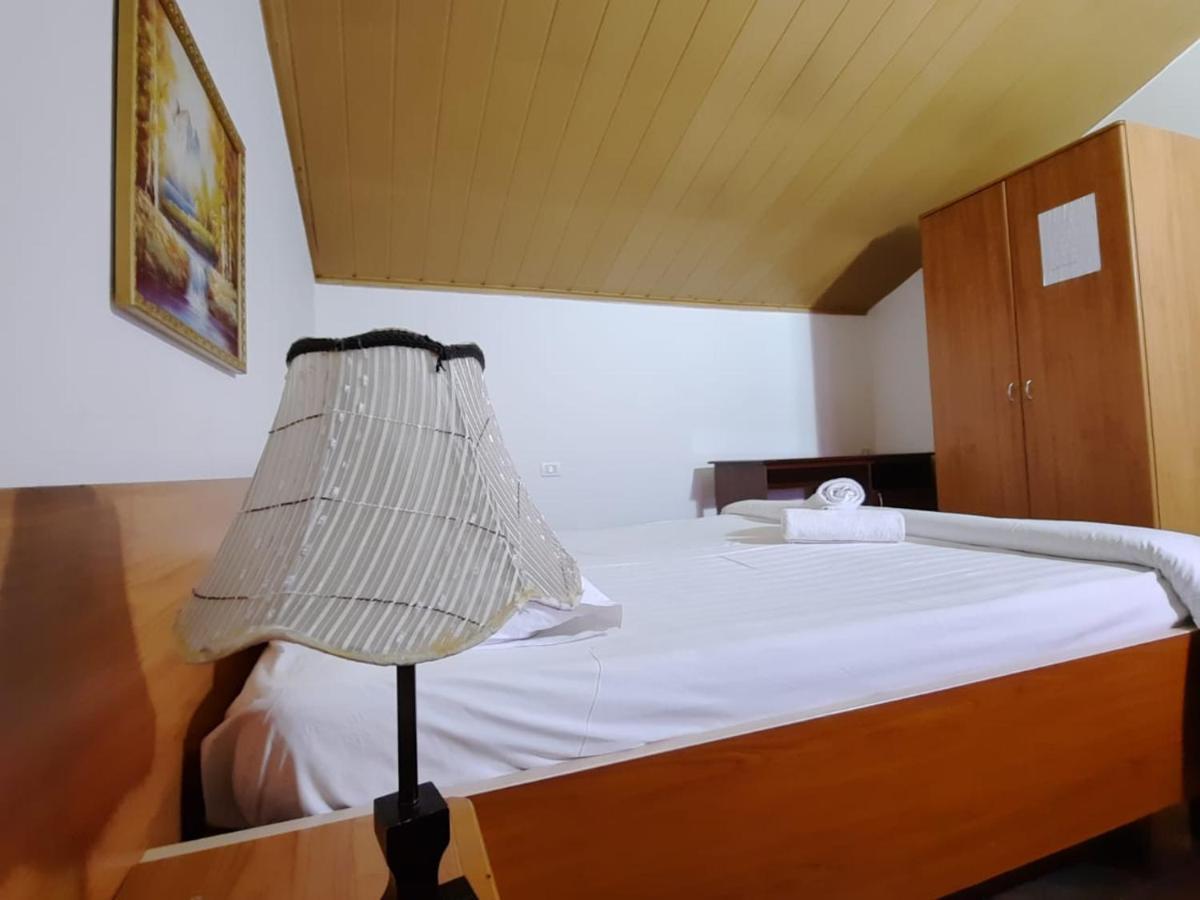 Vila 57 Hotel Tirana Esterno foto