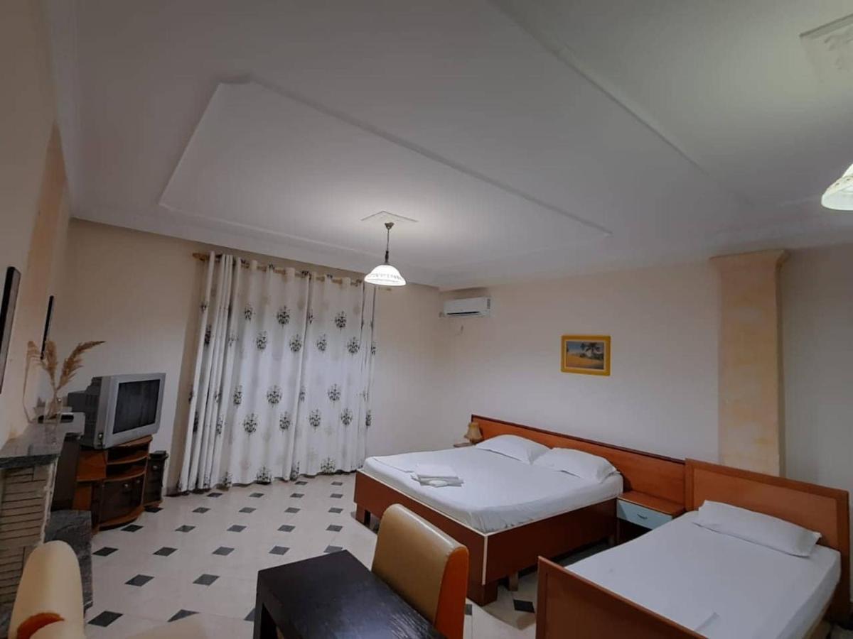 Vila 57 Hotel Tirana Esterno foto