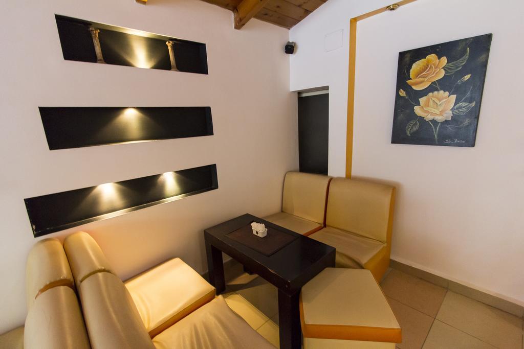 Vila 57 Hotel Tirana Esterno foto