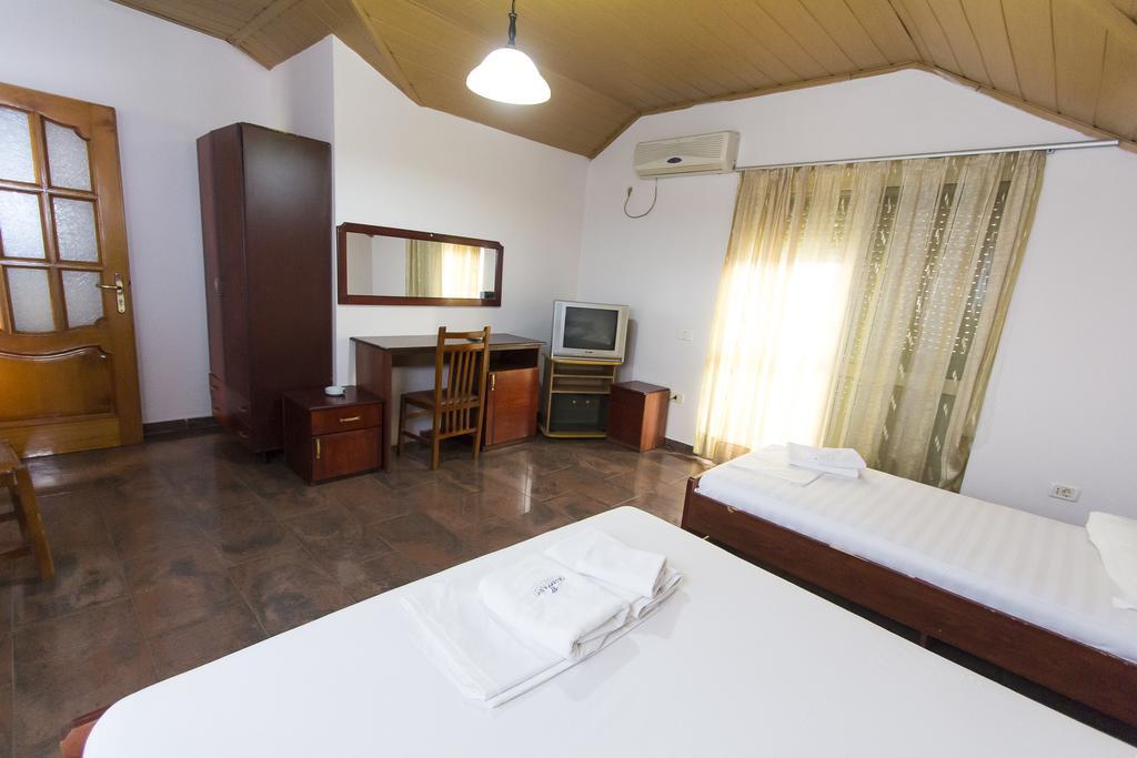 Vila 57 Hotel Tirana Camera foto