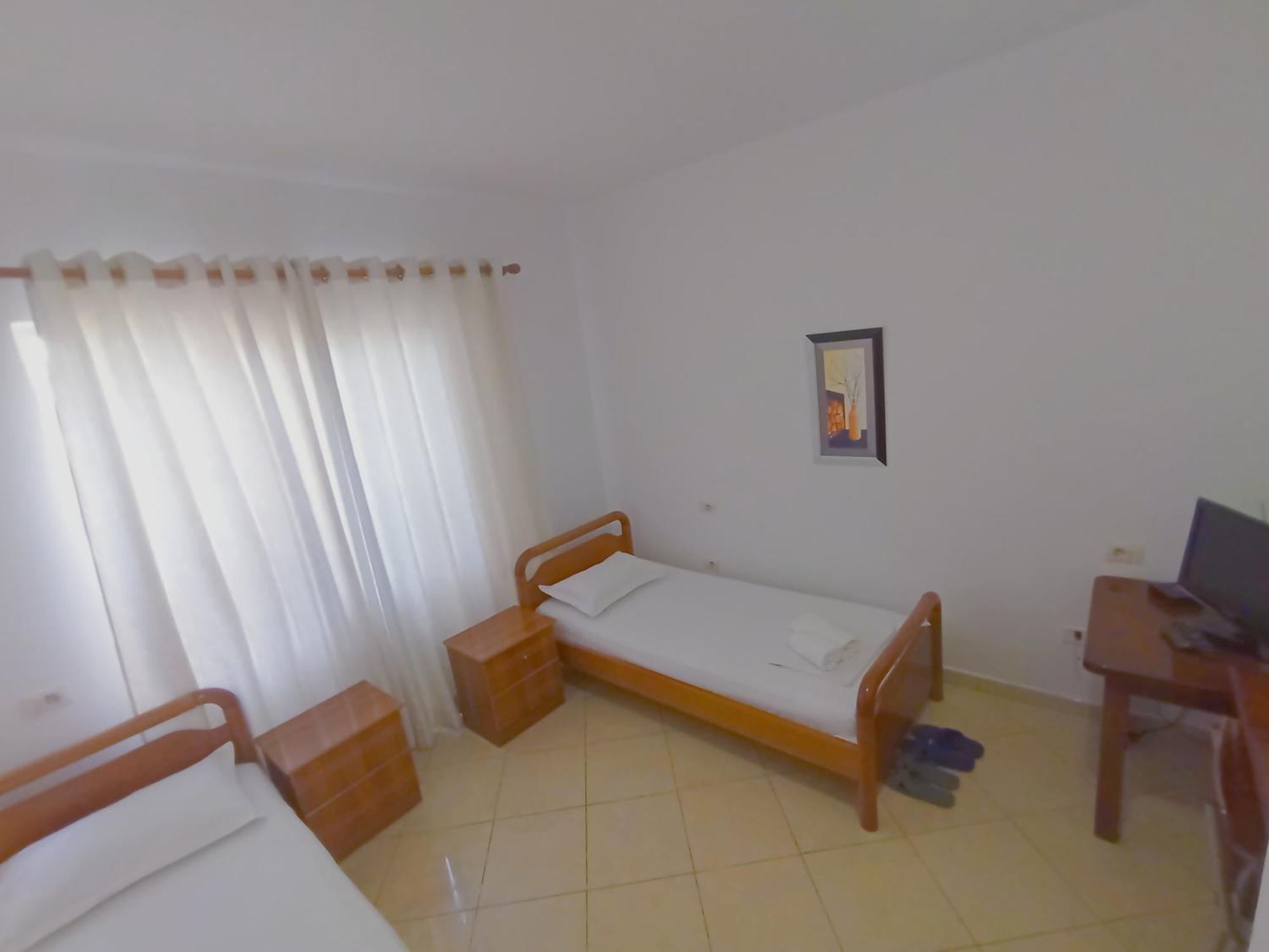 Vila 57 Hotel Tirana Esterno foto